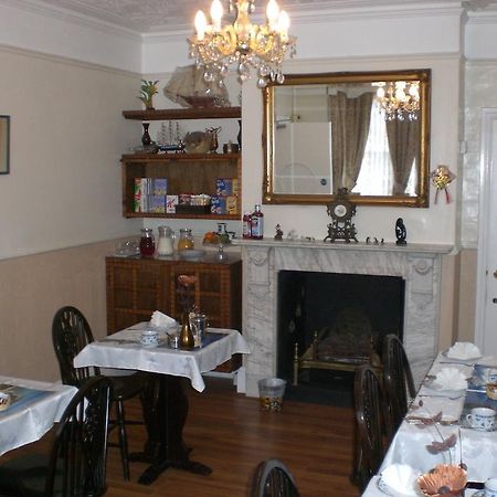 Melville Lodge Gatwick Horley Buitenkant foto