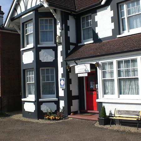Melville Lodge Gatwick Horley Buitenkant foto