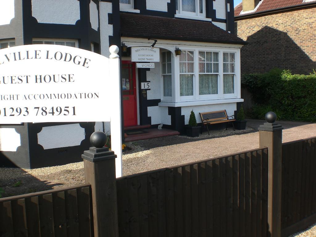 Melville Lodge Gatwick Horley Buitenkant foto