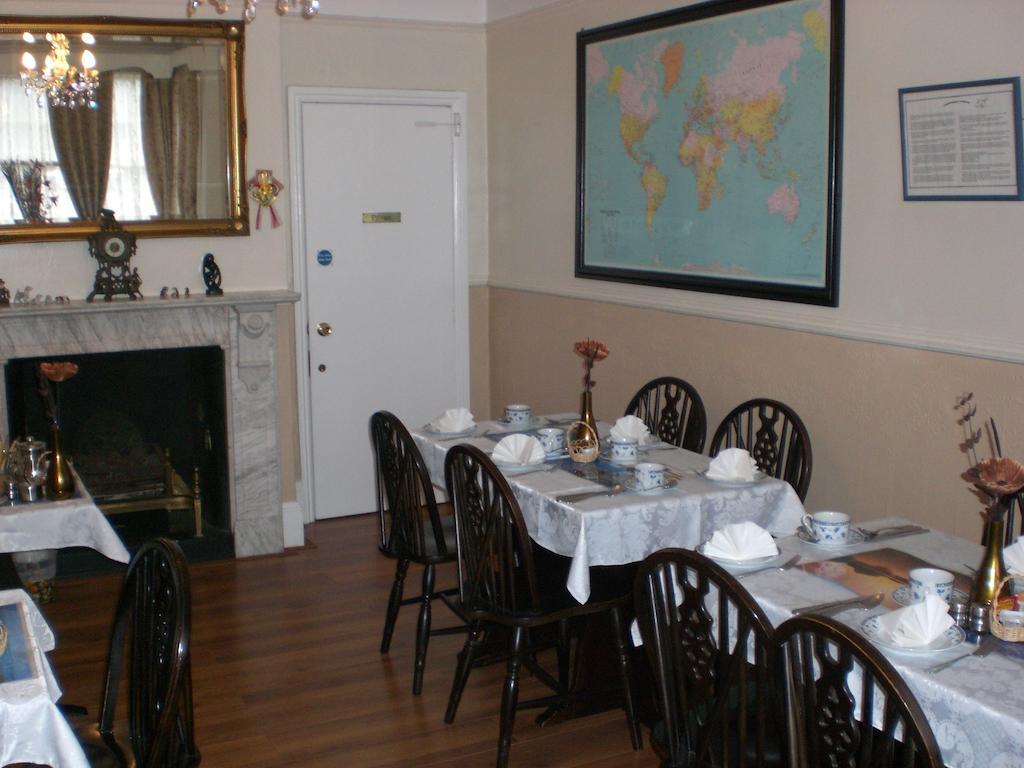 Melville Lodge Gatwick Horley Buitenkant foto